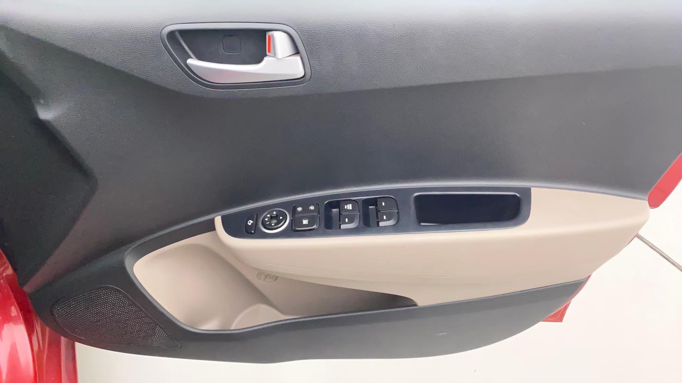2018 Hyundai Grand i10 SPORTZ AT 1.2 KAPPA VTVT, Petrol, Automatic, 31,465 km, Driver Side Door Panels Control
