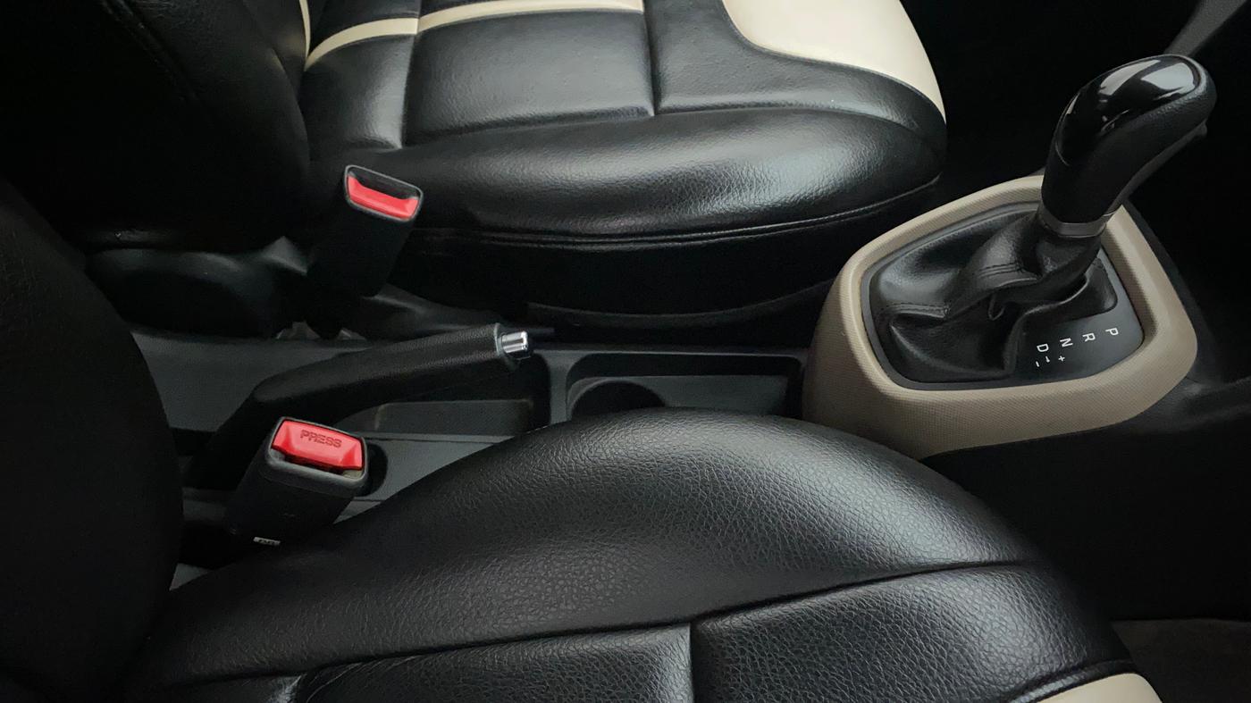 2018 Hyundai Grand i10 SPORTZ AT 1.2 KAPPA VTVT, Petrol, Automatic, 31,465 km, Gear Lever