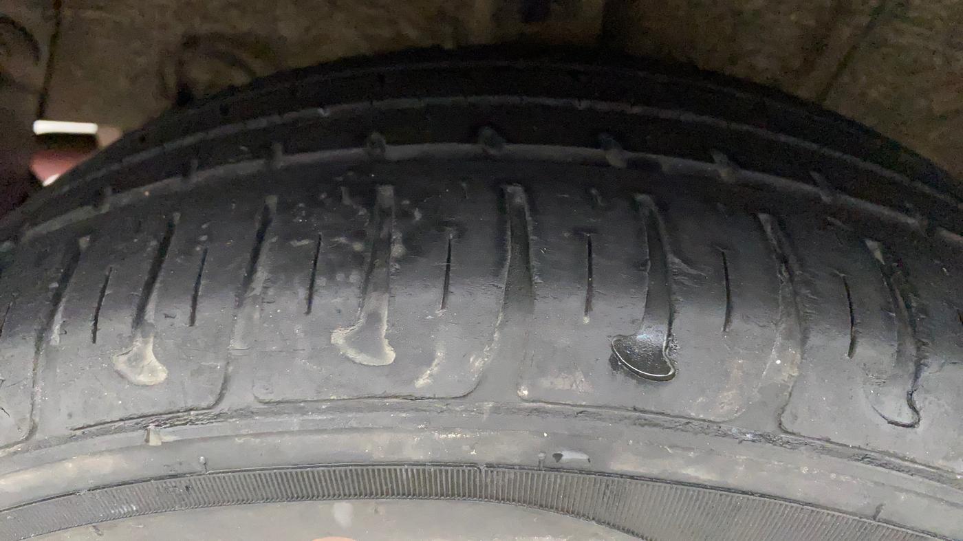 2018 Hyundai Grand i10 SPORTZ AT 1.2 KAPPA VTVT, Petrol, Automatic, 31,465 km, Right Rear Tyre Tread