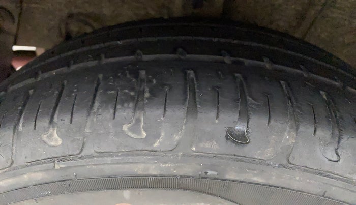 2018 Hyundai Grand i10 SPORTZ AT 1.2 KAPPA VTVT, Petrol, Automatic, 31,465 km, Right Rear Tyre Tread
