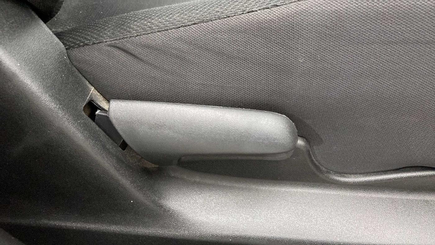 2020 Maruti Vitara Brezza VXI AT SHVS, CNG, Automatic, 42,650 km, Driver Side Adjustment Panel
