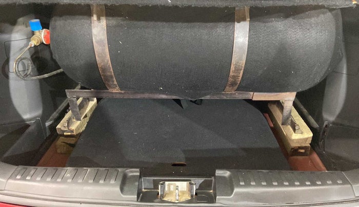 2020 Maruti Vitara Brezza VXI AT SHVS, CNG, Automatic, 42,650 km, Boot Inside