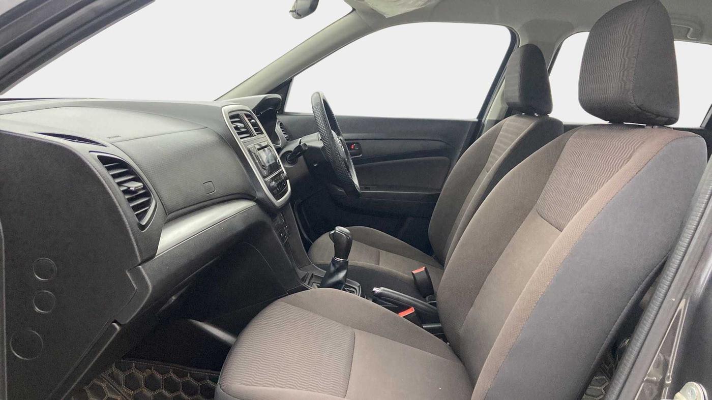 2021 Toyota URBAN CRUISER MID GRADE AT, Petrol, Automatic, 29,472 km, Right Side Front Door Cabin