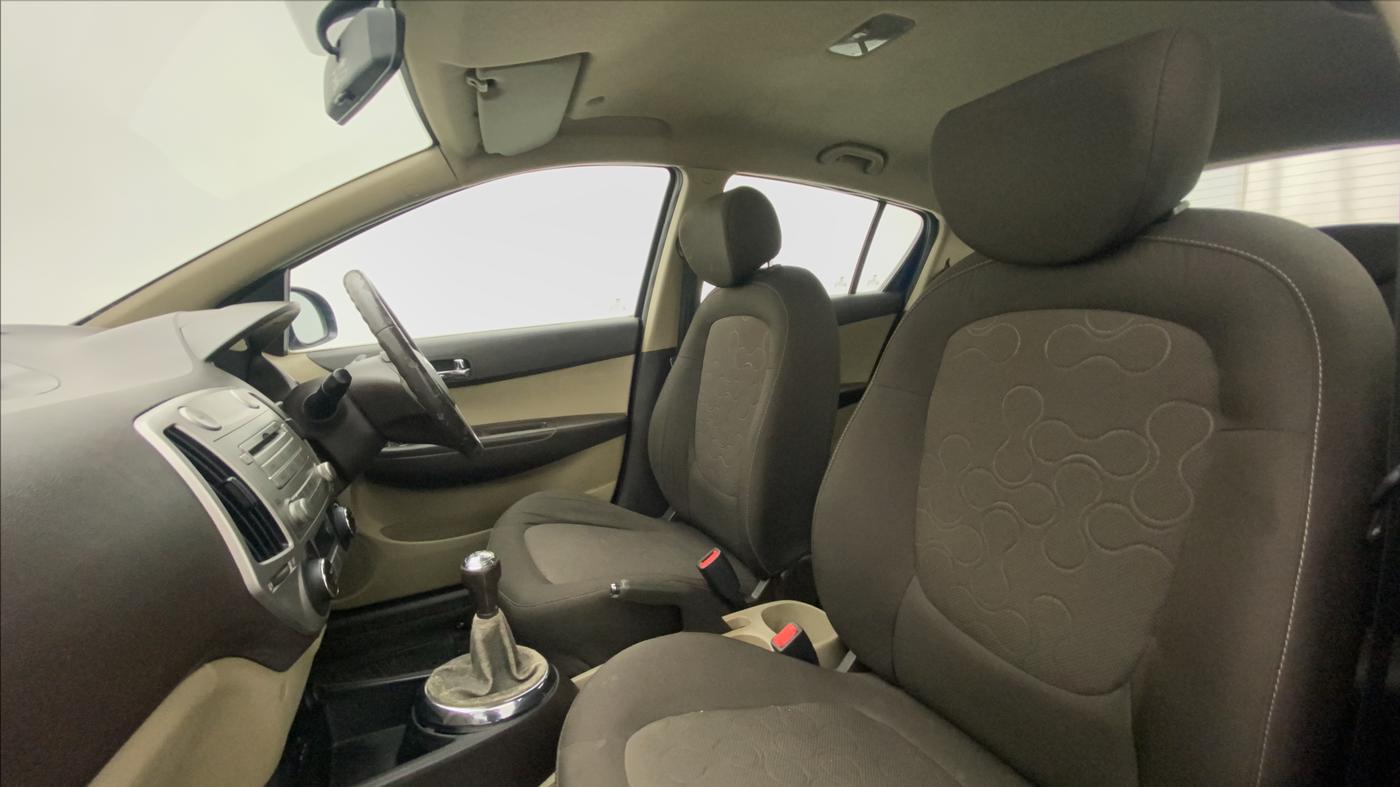 2011 Hyundai i20 SPORTZ 1.2, Petrol, Manual, 42,032 km, Right Side Front Door Cabin