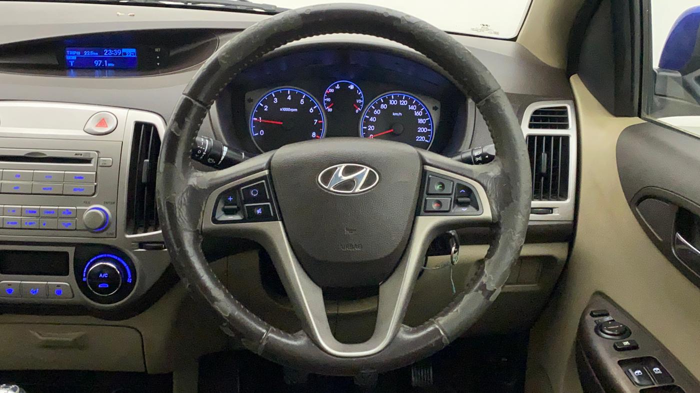 2011 Hyundai i20 SPORTZ 1.2, Petrol, Manual, 42,032 km, Steering Wheel Close Up