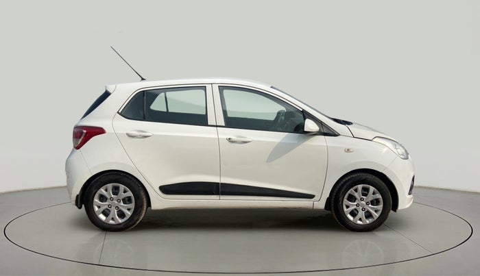 2016 Hyundai Grand i10 MAGNA 1.2 KAPPA VTVT, CNG, Manual, 60,964 km, Right Side View