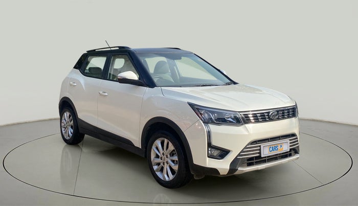 2021 Mahindra XUV300 W8 1.5 DIESEL, Diesel, Manual, 27,692 km, Right Front Diagonal