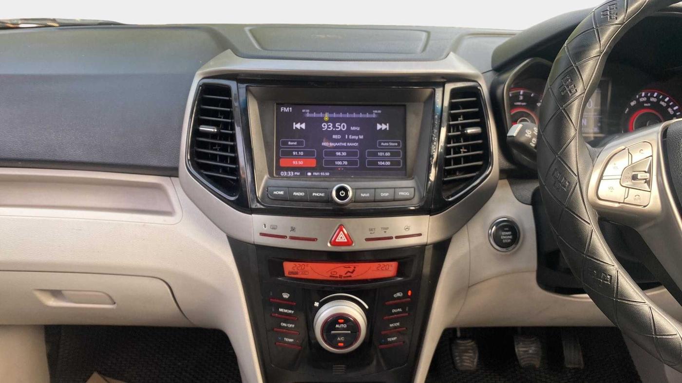 2021 Mahindra XUV300 W8 1.5 DIESEL, Diesel, Manual, 27,692 km, Air Conditioner