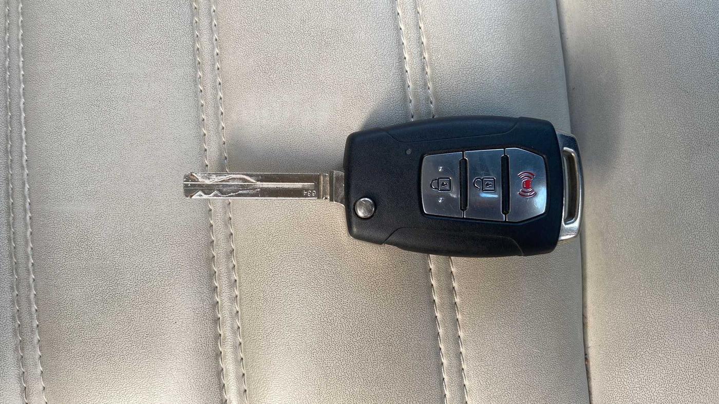 2021 Mahindra XUV300 W8 1.5 DIESEL, Diesel, Manual, 27,692 km, Key Close Up