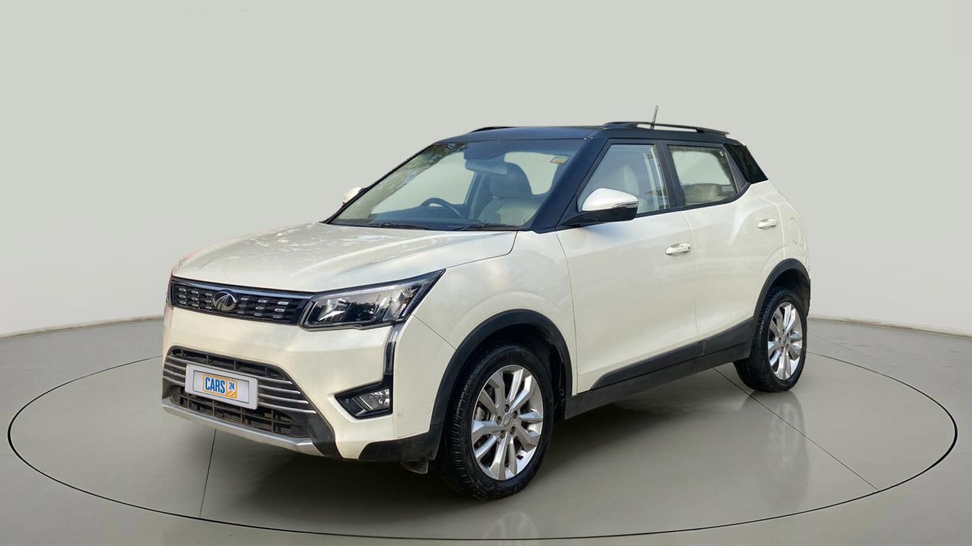 2021 Mahindra XUV300 W8 1.5 DIESEL, Diesel, Manual, 27,692 km, Left Front Diagonal