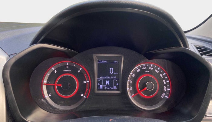 2021 Mahindra XUV300 W8 1.5 DIESEL, Diesel, Manual, 27,692 km, Odometer Image
