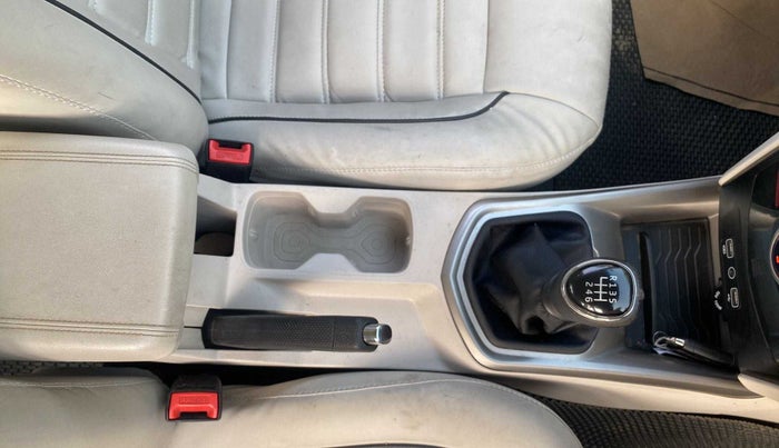 2021 Mahindra XUV300 W8 1.5 DIESEL, Diesel, Manual, 27,692 km, Gear Lever