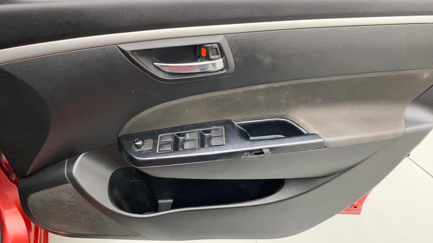 2012 Maruti Swift VXI, Petrol, Manual, 1,20,598 km, Driver Side Door Panels Control