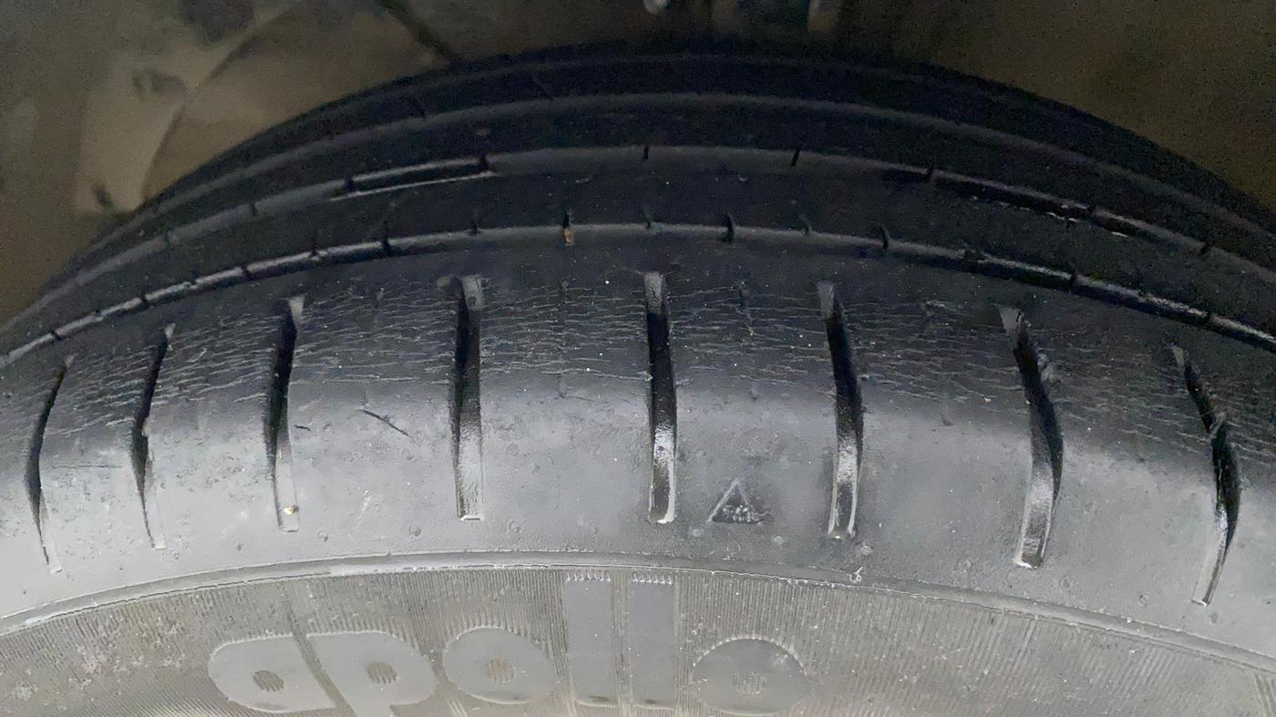 2017 Maruti Baleno ZETA CVT PETROL 1.2, Petrol, Automatic, 39,635 km, Left Front Tyre Tread