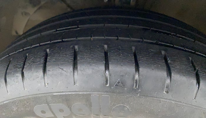 2017 Maruti Baleno ZETA CVT PETROL 1.2, Petrol, Automatic, 39,635 km, Left Front Tyre Tread