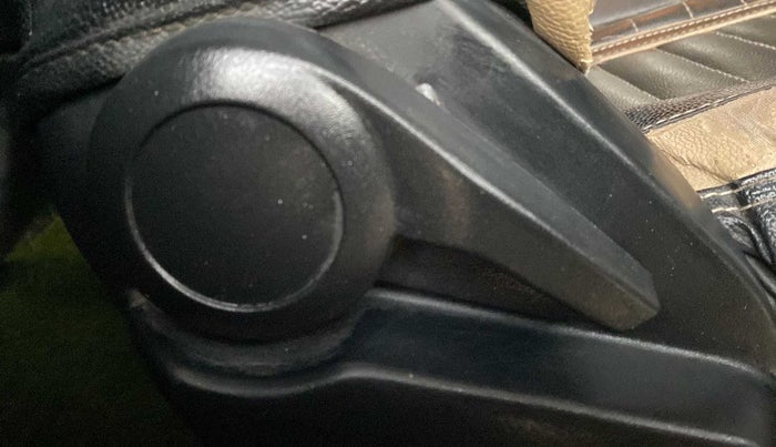 2020 Tata ALTROZ XE PETROL, Petrol, Manual, 44,020 km, Driver Side Adjustment Panel