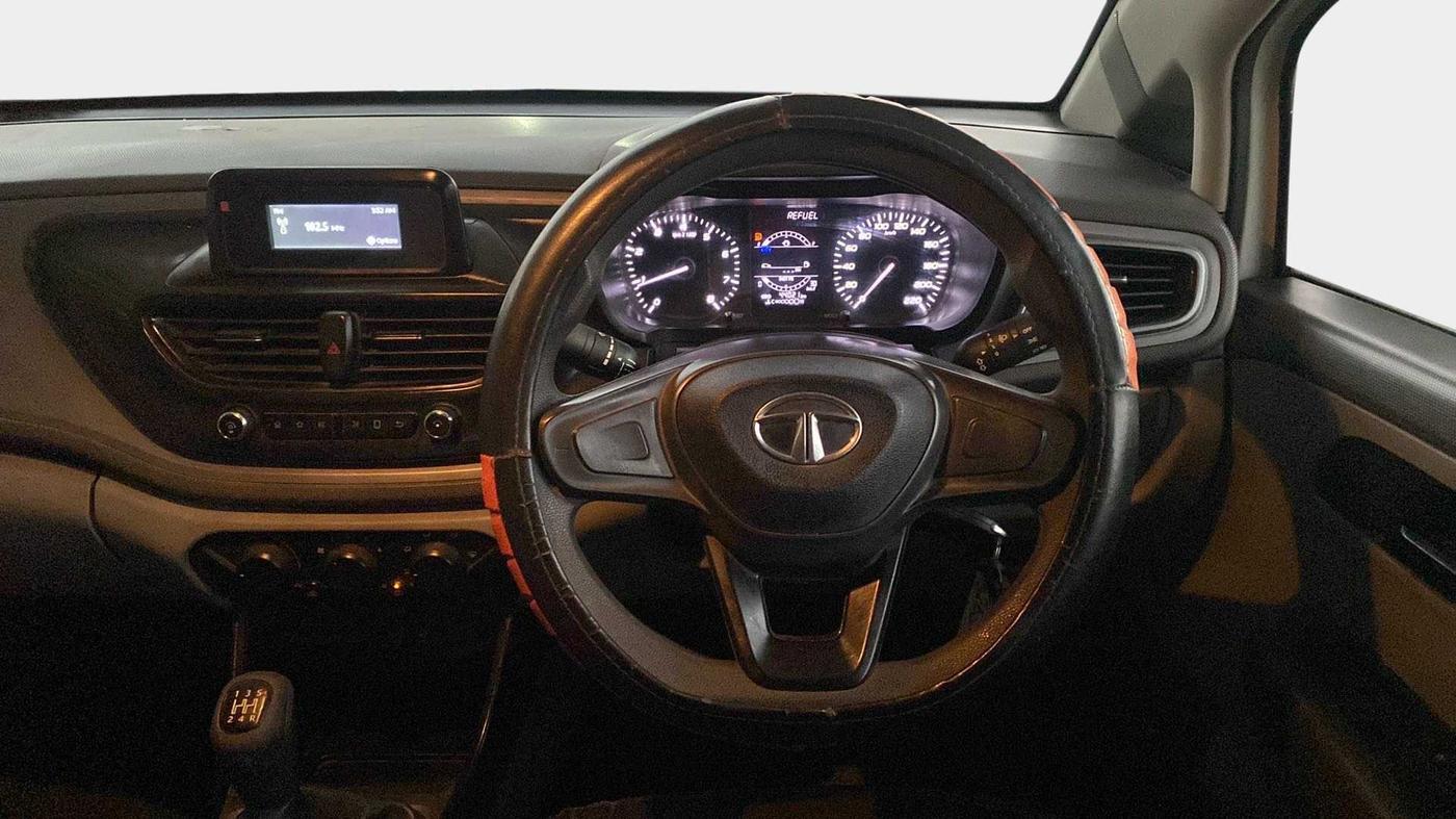 2020 Tata ALTROZ XE PETROL, Petrol, Manual, 44,020 km, Steering Wheel Close Up
