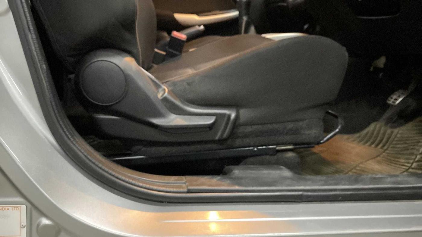 2017 Maruti Baleno DELTA PETROL 1.2, Petrol, Manual, 41,025 km, Driver Side Adjustment Panel