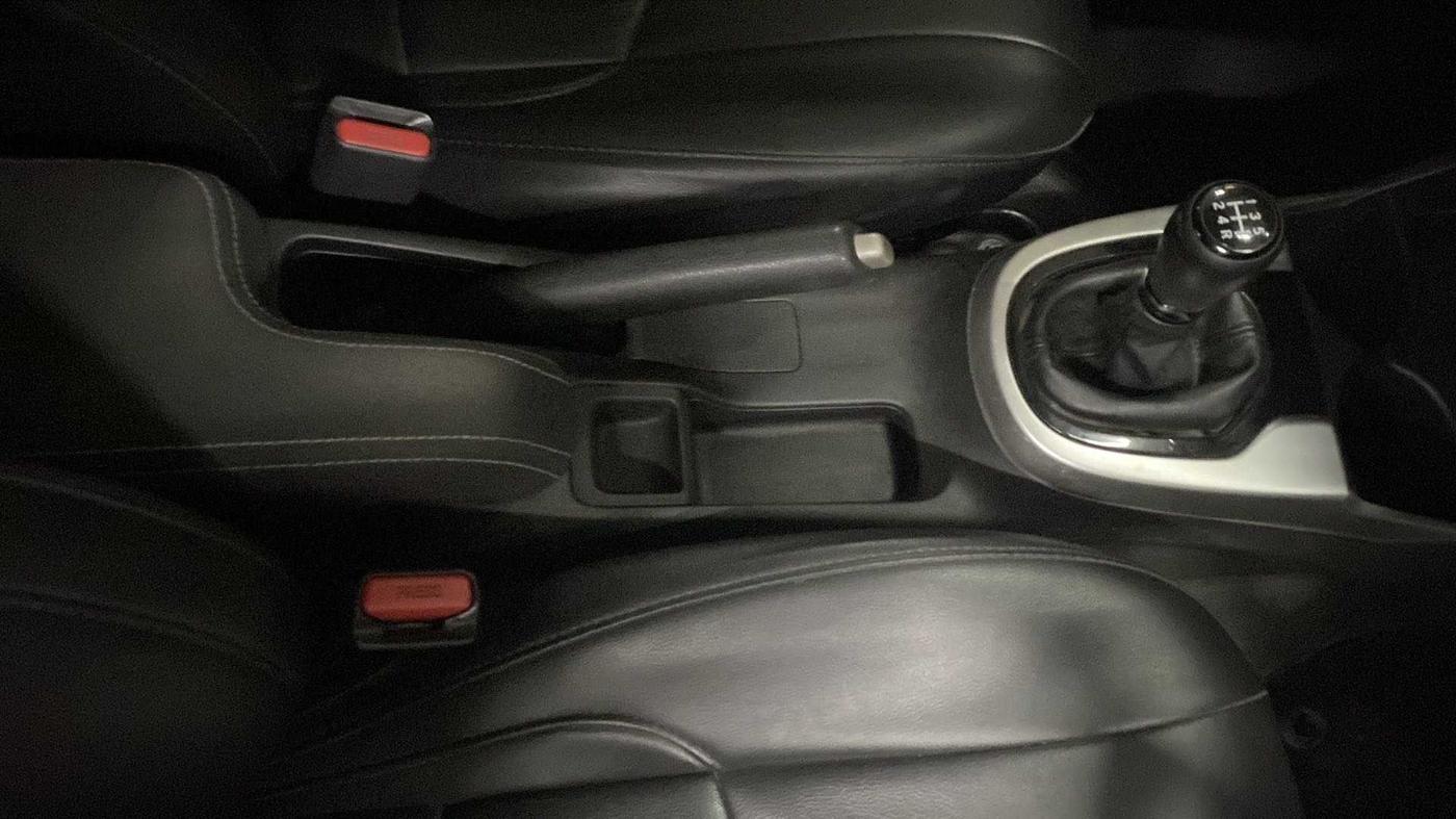 2017 Honda WR-V 1.2L I-VTEC VX MT, Petrol, Manual, 49,127 km, Gear Lever