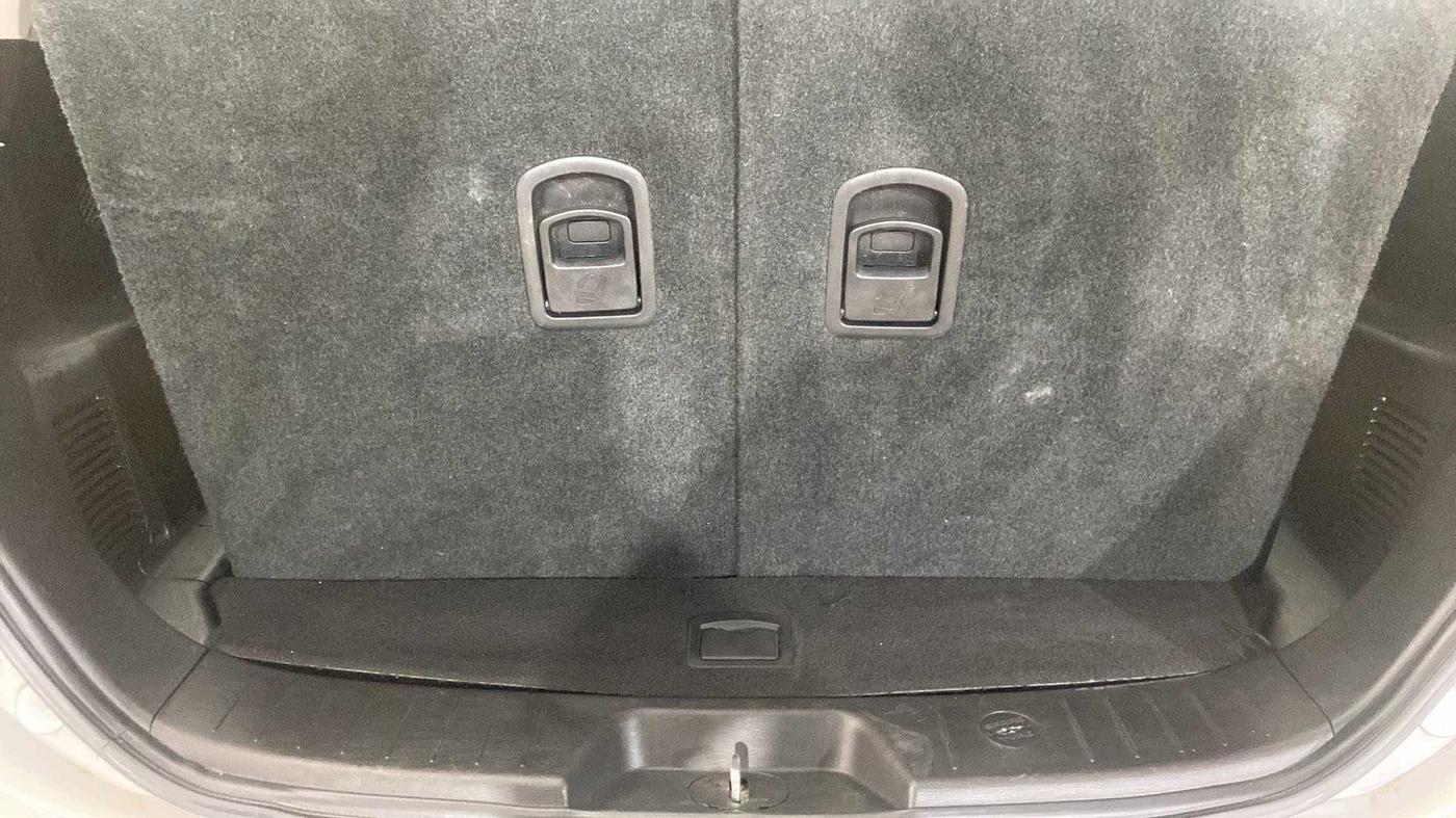2019 Mahindra XUV500 W7 AT, Diesel, Automatic, 15,070 km, Boot Inside
