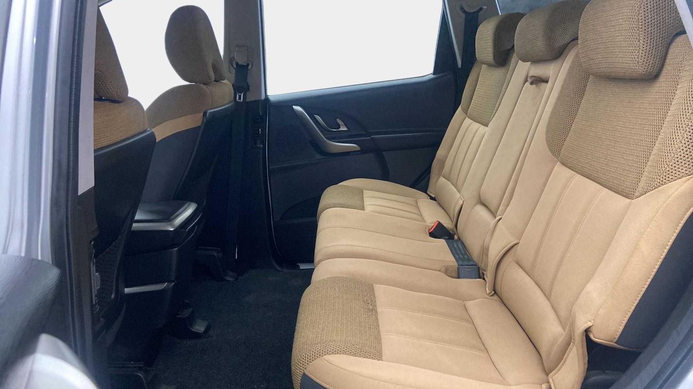 2019 Mahindra XUV500 W7 AT, Diesel, Automatic, 15,070 km, Right Side Rear Door Cabin