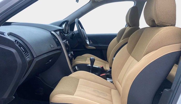 2019 Mahindra XUV500 W7 AT, Diesel, Automatic, 15,070 km, Right Side Front Door Cabin