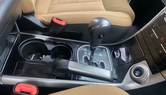 2019 Mahindra XUV500 W7 AT, Diesel, Automatic, 15,070 km, Gear Lever