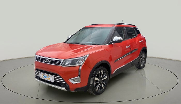 2019 Mahindra XUV300 W8 1.2 PETROL, Petrol, Manual, 17,639 km, Left Front Diagonal