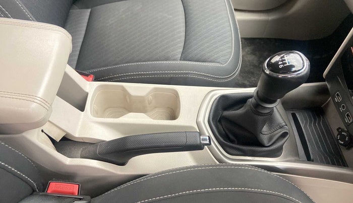 2019 Mahindra XUV300 W8 1.2 PETROL, Petrol, Manual, 17,639 km, Gear Lever