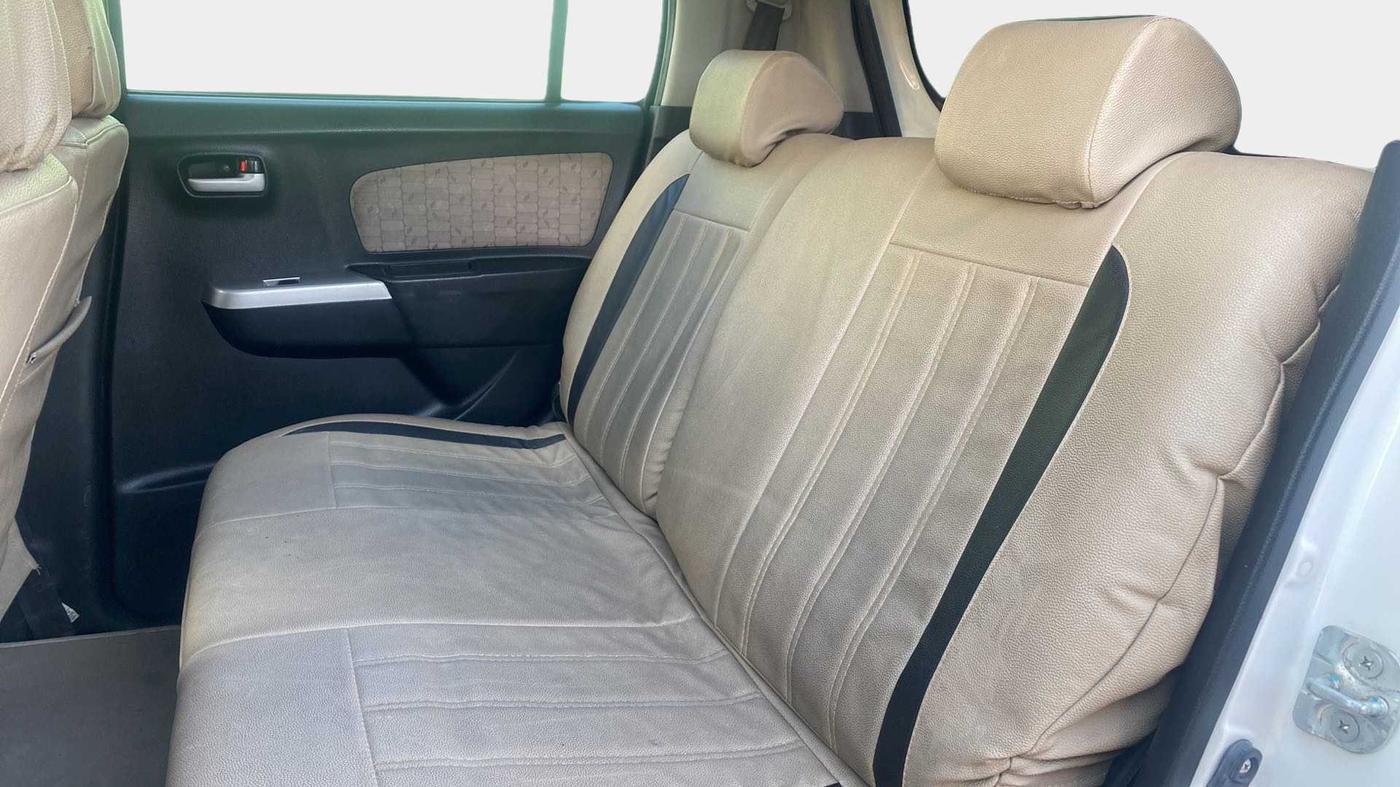 2015 Maruti Wagon R 1.0 VXI, Petrol, Manual, 45,012 km, Right Side Rear Door Cabin