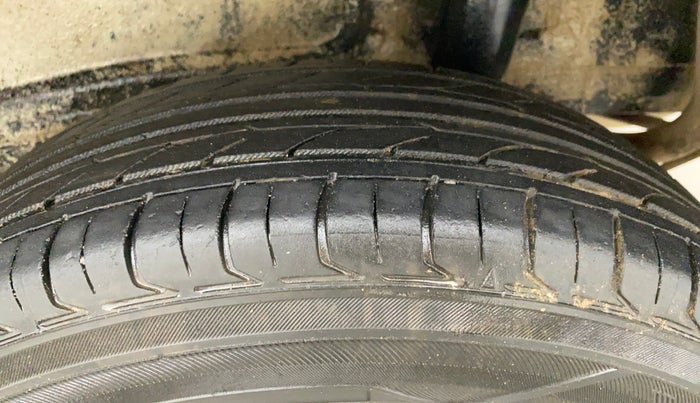 2019 Maruti New Wagon-R LXI CNG (O) 1.0, CNG, Manual, 90,671 km, Left Rear Tyre Tread