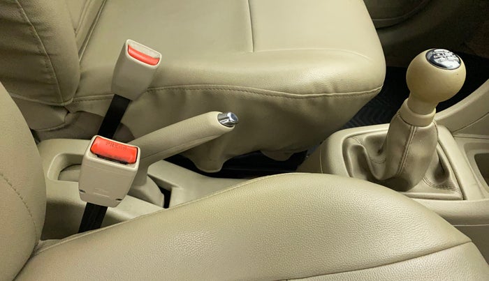 2016 Maruti Ertiga ZDI SHVS, Diesel, Manual, 1,05,772 km, Gear Lever