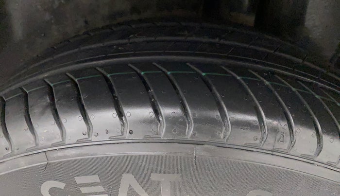 2015 Maruti Ciaz ZDI, Diesel, Manual, 85,308 km, Left Rear Tyre Tread