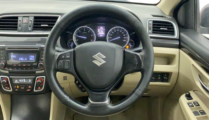 2015 Maruti Ciaz ZDI, Diesel, Manual, 85,308 km, Steering Wheel Close Up