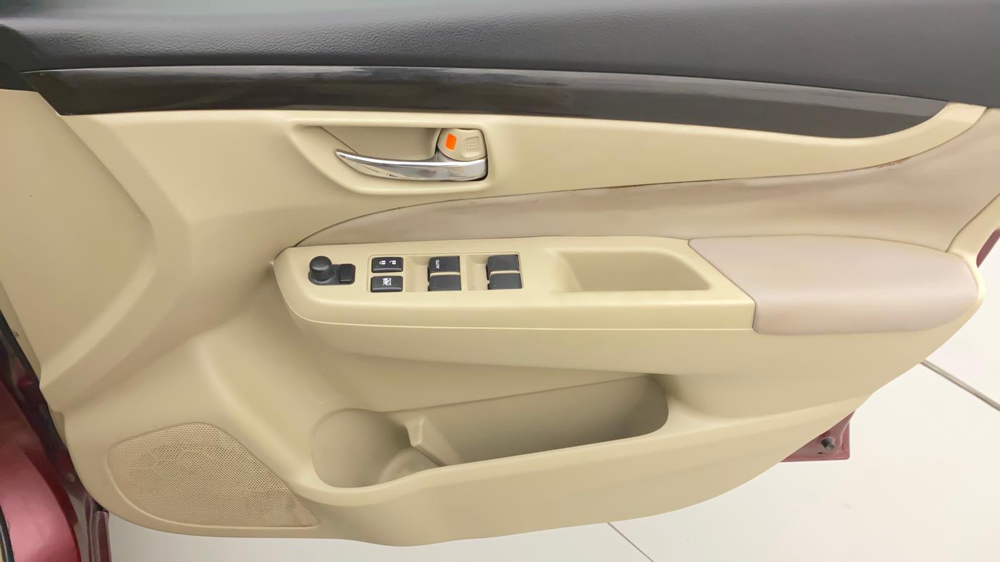 2015 Maruti Ciaz ZDI, Diesel, Manual, 85,308 km, Driver Side Door Panels Control