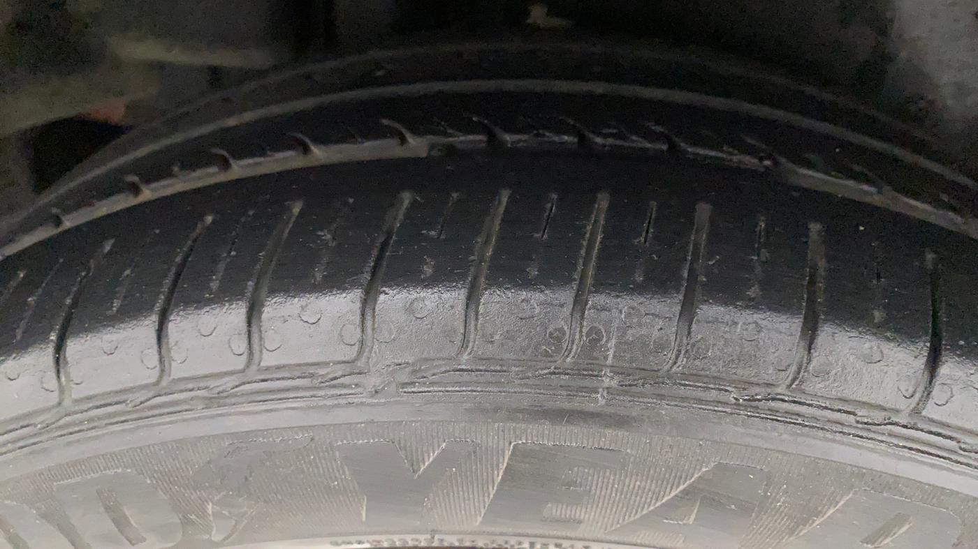 2015 Maruti Ciaz ZDI, Diesel, Manual, 85,308 km, Right Rear Tyre Tread
