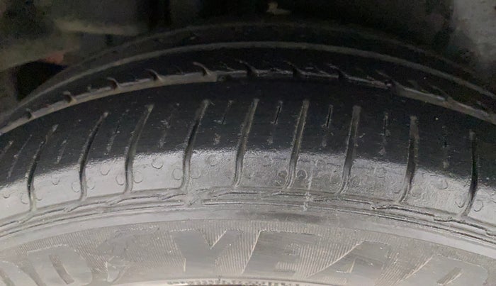 2015 Maruti Ciaz ZDI, Diesel, Manual, 85,308 km, Right Rear Tyre Tread