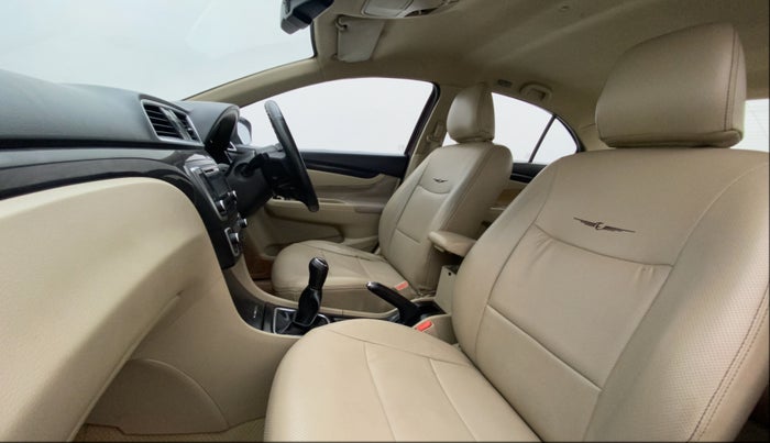 2015 Maruti Ciaz ZDI, Diesel, Manual, 85,308 km, Right Side Front Door Cabin
