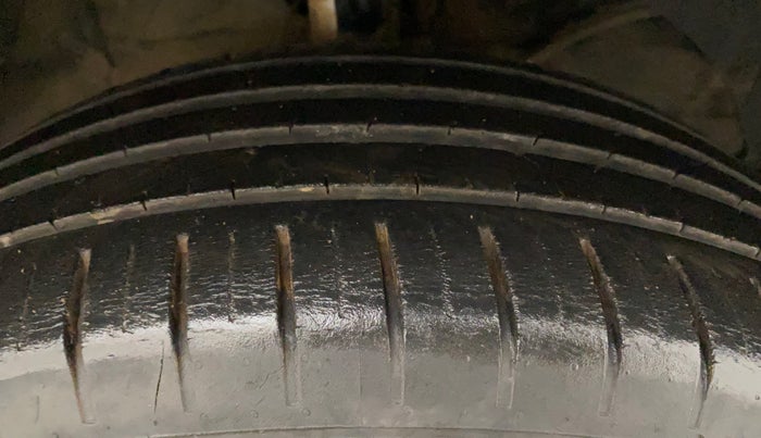 2019 Toyota Glanza G, Petrol, Manual, 53,435 km, Right Front Tyre Tread