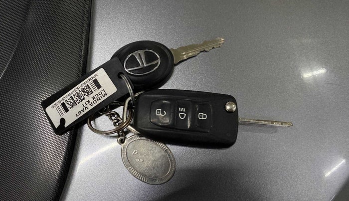 2018 Tata Tiago XZA PETROL, Petrol, Automatic, 43,801 km, Key Close Up