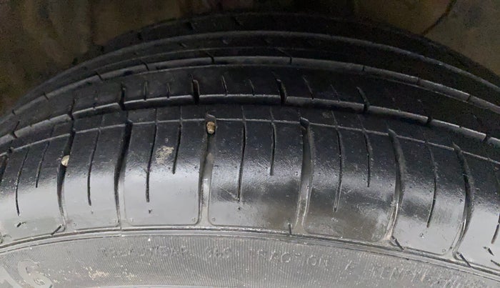 2017 Hyundai Elite i20 ASTA 1.2, Petrol, Manual, 57,177 km, Right Front Tyre Tread