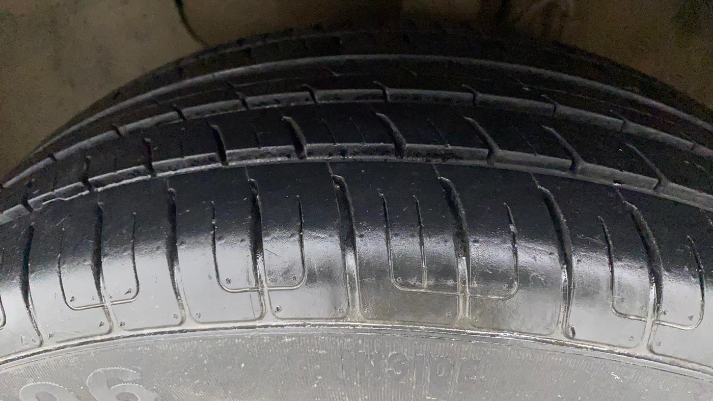 2017 Hyundai Elite i20 ASTA 1.2, Petrol, Manual, 57,177 km, Left Front Tyre Tread