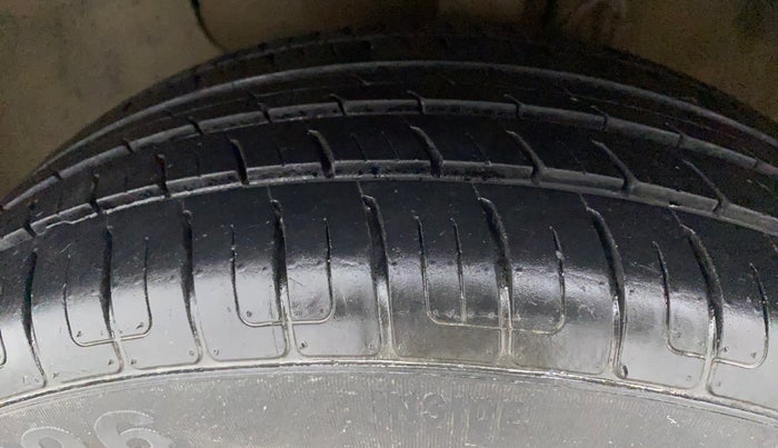 2017 Hyundai Elite i20 ASTA 1.2, Petrol, Manual, 57,177 km, Left Front Tyre Tread