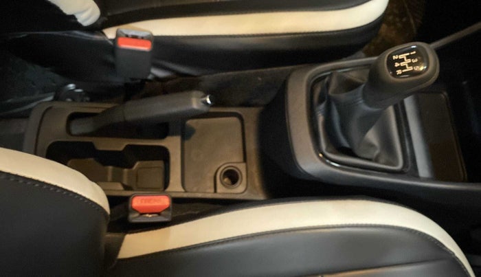 2023 Tata PUNCH ADVENTURE MT, Petrol, Manual, 3,342 km, Gear Lever