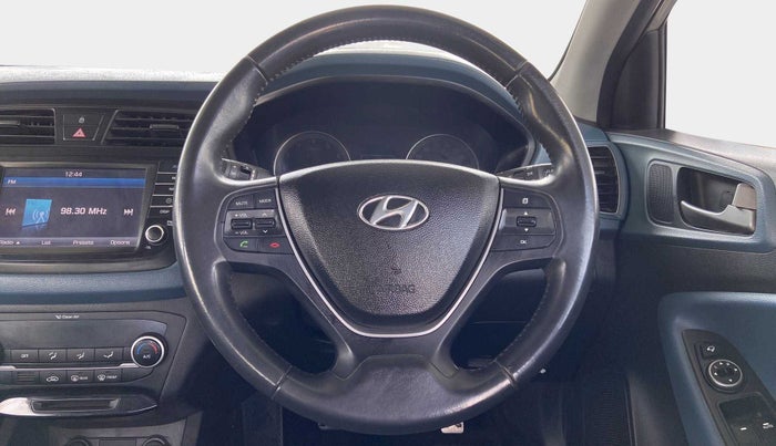2016 Hyundai i20 Active 1.2 SX, Petrol, Manual, 1,24,102 km, Steering Wheel Close Up
