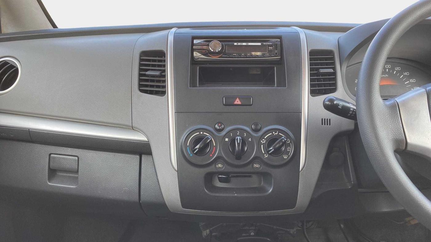 2011 Maruti Wagon R 1.0 LXI, Petrol, Manual, 71,397 km, Air Conditioner