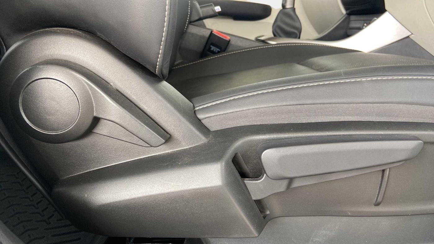 2021 Tata ALTROZ XZ PLUS DIESEL, Diesel, Manual, 9,140 km, Driver Side Adjustment Panel