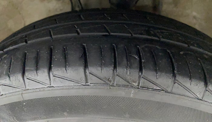 2021 Maruti Alto LXI, Petrol, Manual, 47,877 km, Left Front Tyre Tread