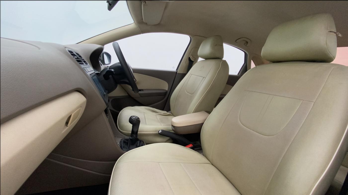 2012 Skoda Rapid AMBITION 1.6 MPI MT, Petrol, Manual, 76,646 km, Right Side Front Door Cabin