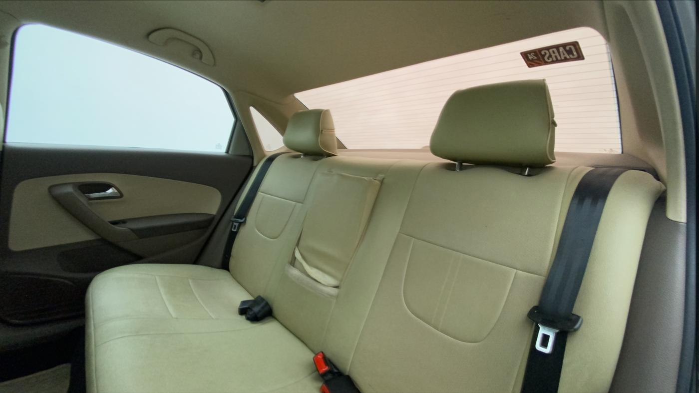 2012 Skoda Rapid AMBITION 1.6 MPI MT, Petrol, Manual, 76,646 km, Right Side Rear Door Cabin